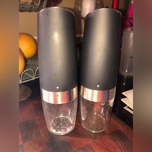 Gravity Electric salt  & pepper shakers